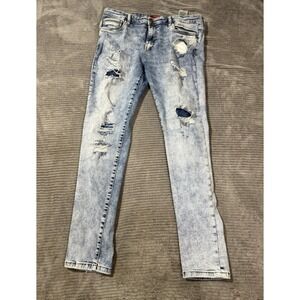 Men's 36x32 Guess skinny jeans feature a light-wash